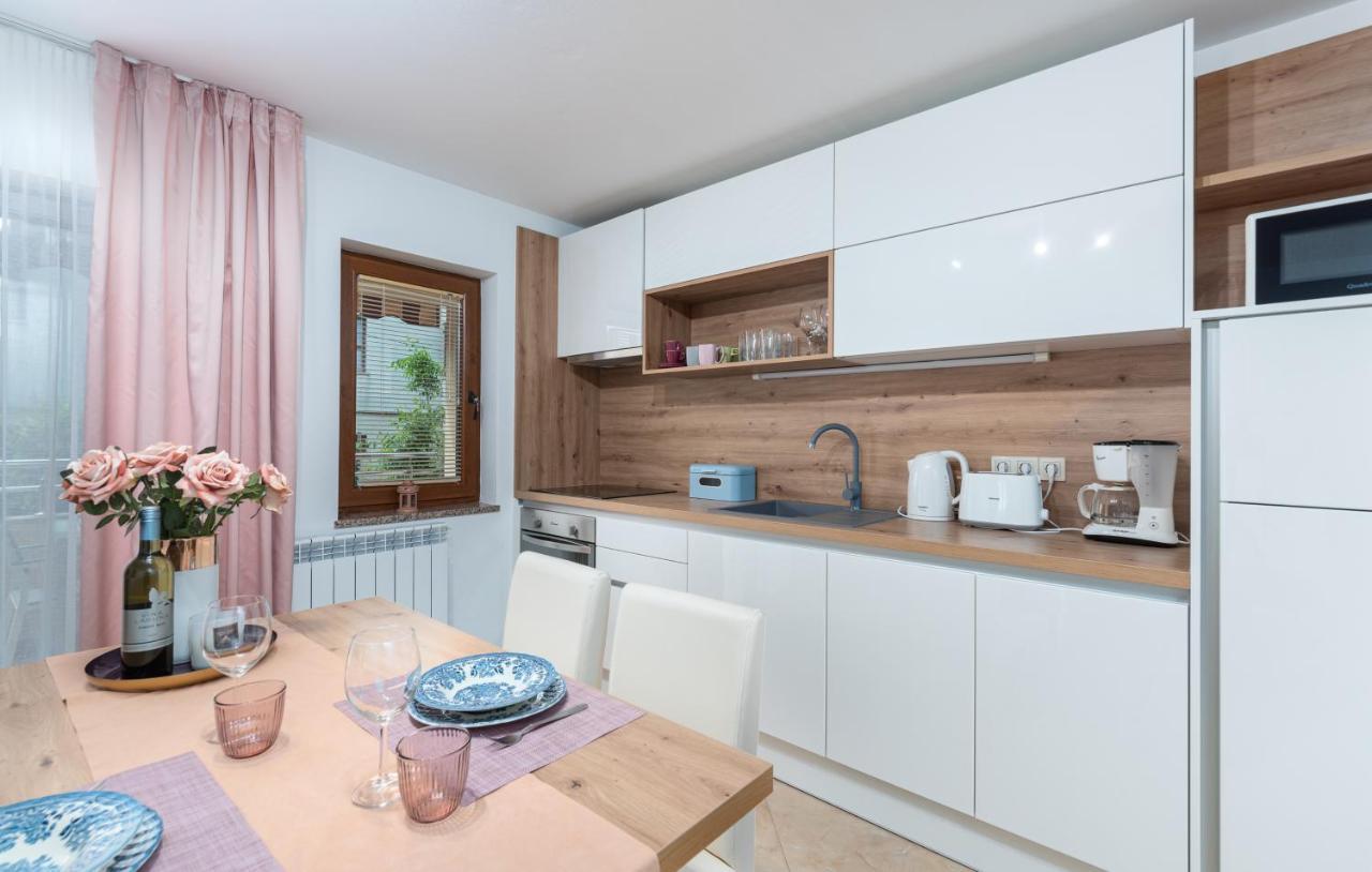 Apartments Villa Ana Porec Exterior photo