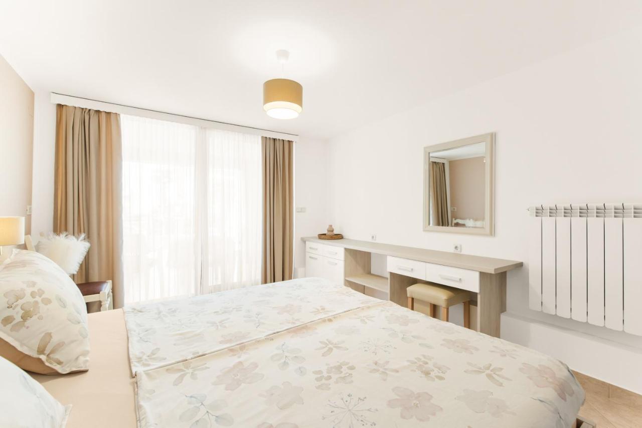 Apartments Villa Ana Porec Exterior photo