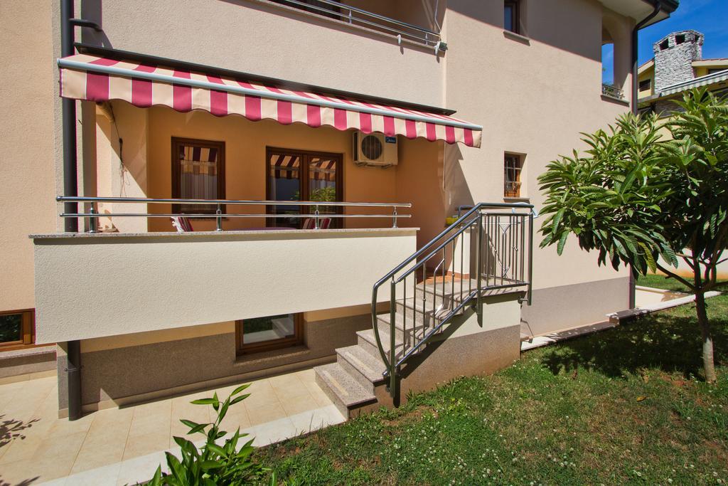 Apartments Villa Ana Porec Exterior photo