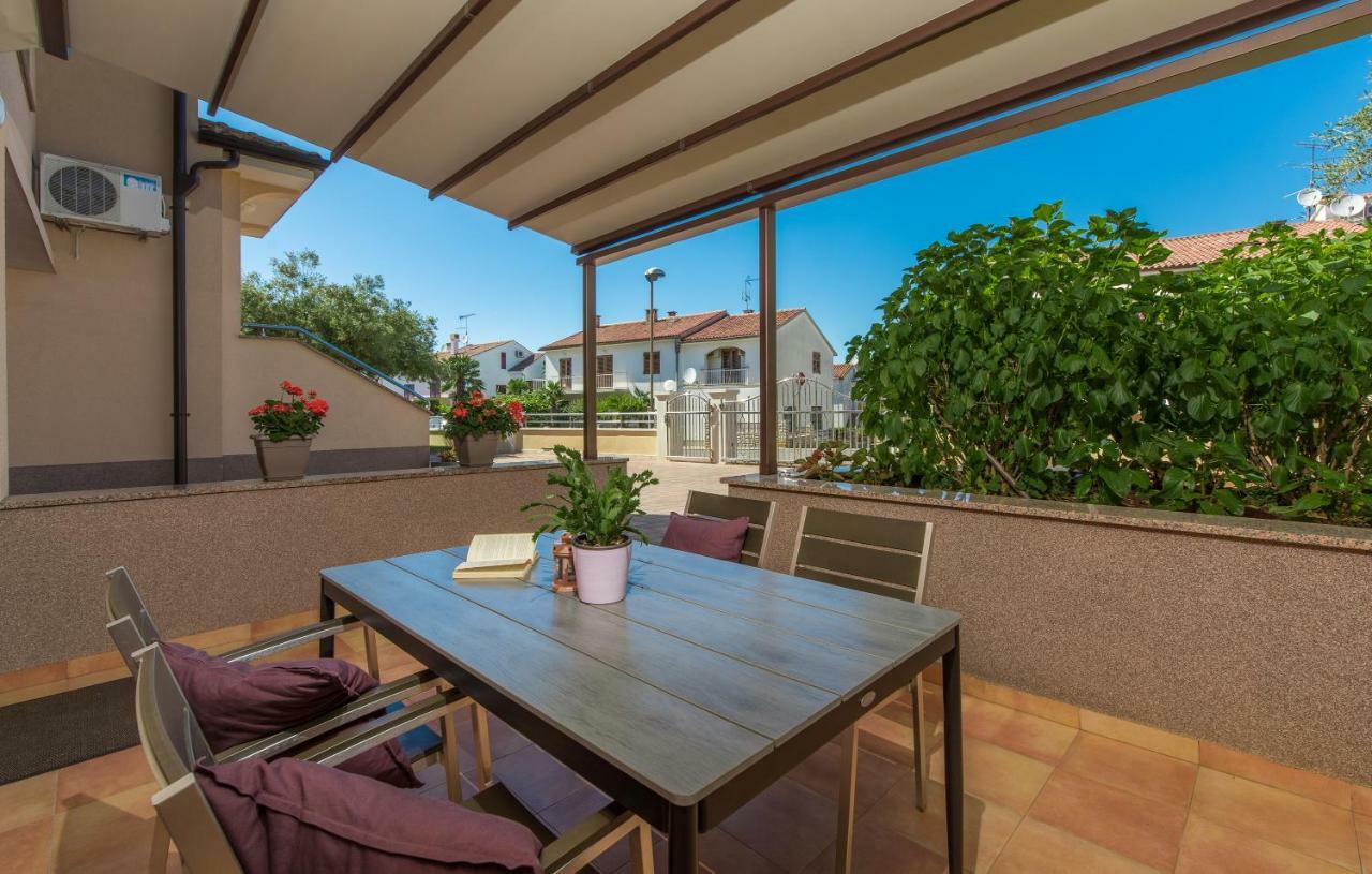 Apartments Villa Ana Porec Exterior photo